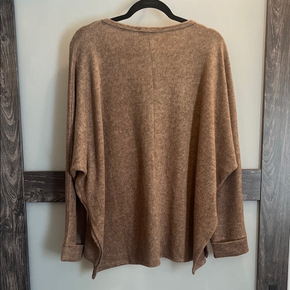 Zenana Outfitters Brown V-Neck Sweater NWOT - Picture 3 of 3